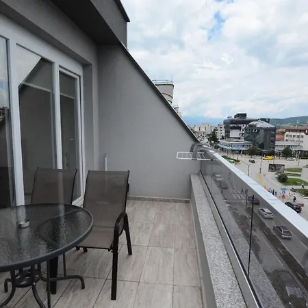 Leon Luxury